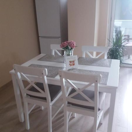 Juli'S Apartment Oradea Ngoại thất bức ảnh