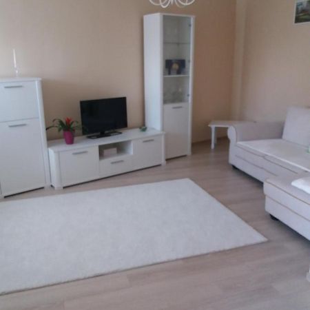 Juli'S Apartment Oradea Ngoại thất bức ảnh